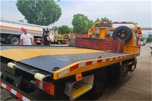 西夏区附近拖车电话号码服务